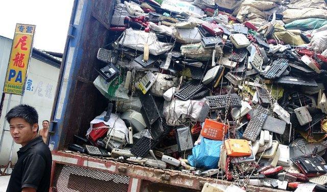 زباله های الکترونیک به شکل خطرناکی در آسیا رو به افزایش است